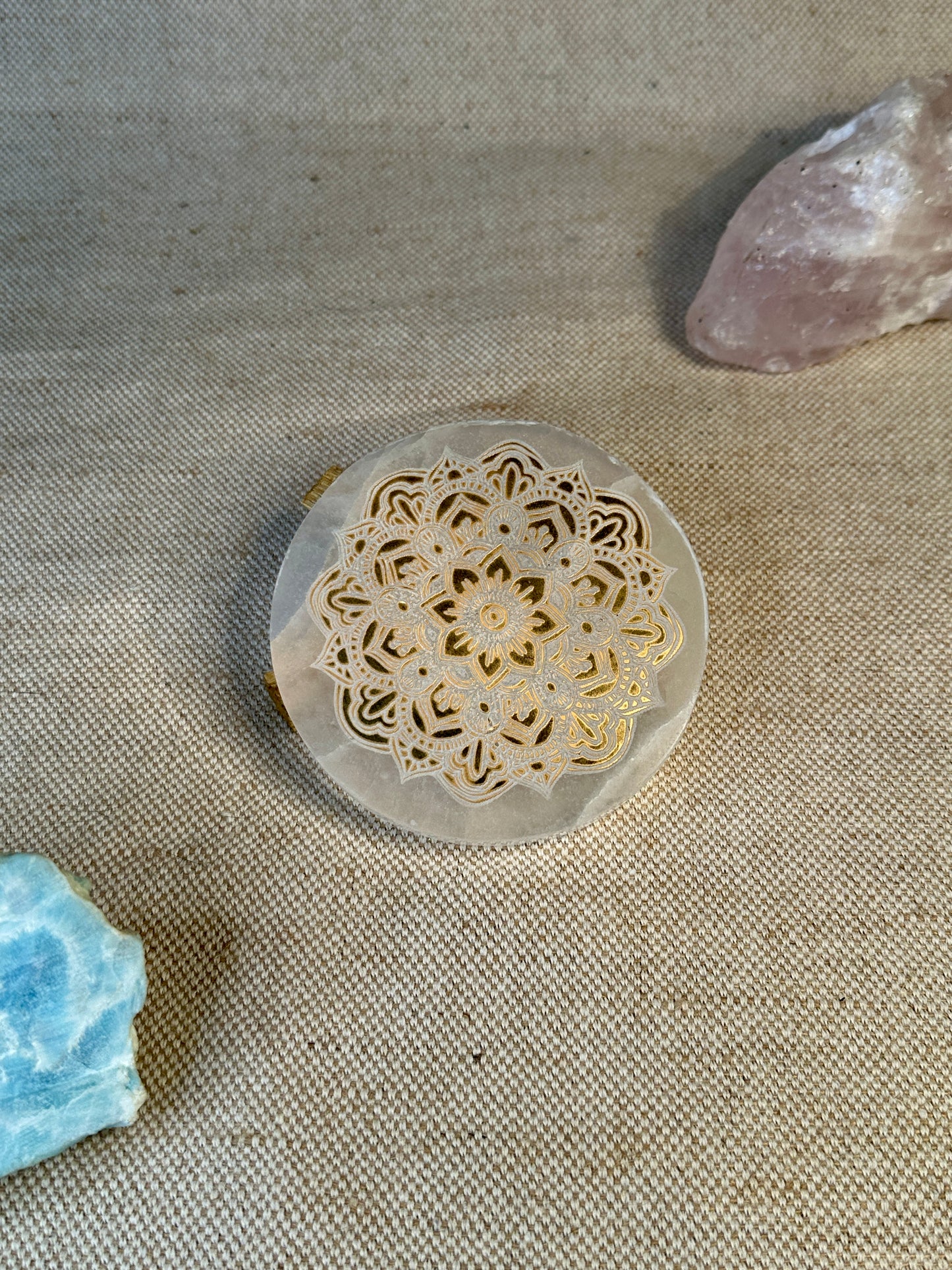 Sélénite - Mandala Dorée - 10cm